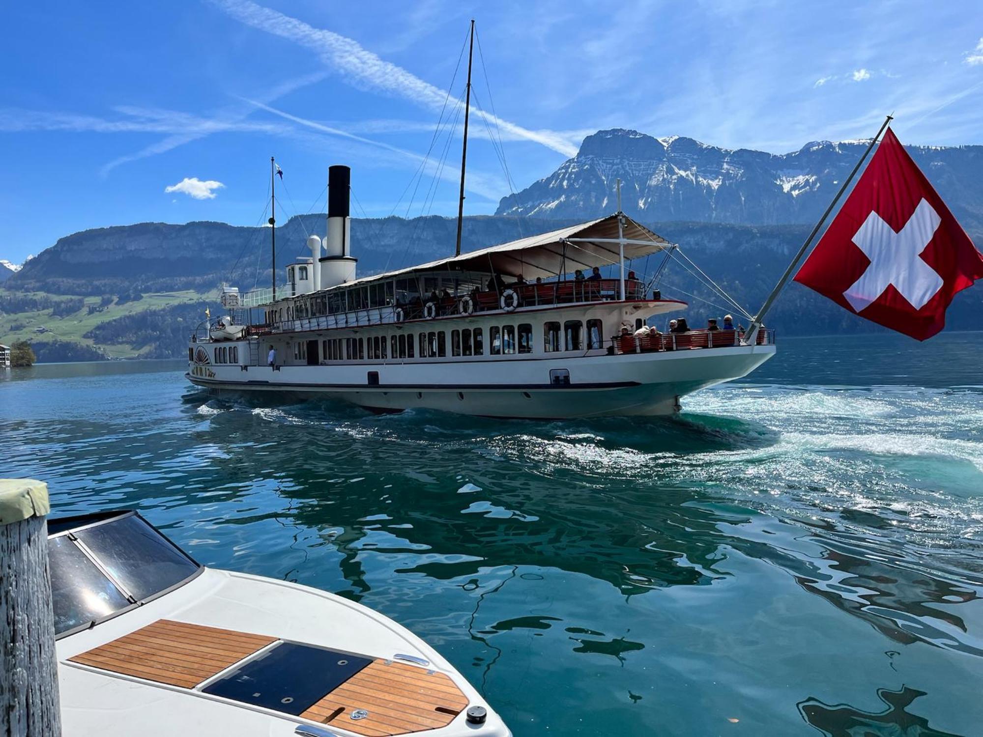 Seehotel Riviera At Lake Lucerne Gersau Exterior foto